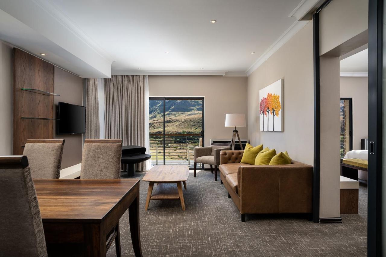 Premier Resort Sani Pass Himeville Esterno foto