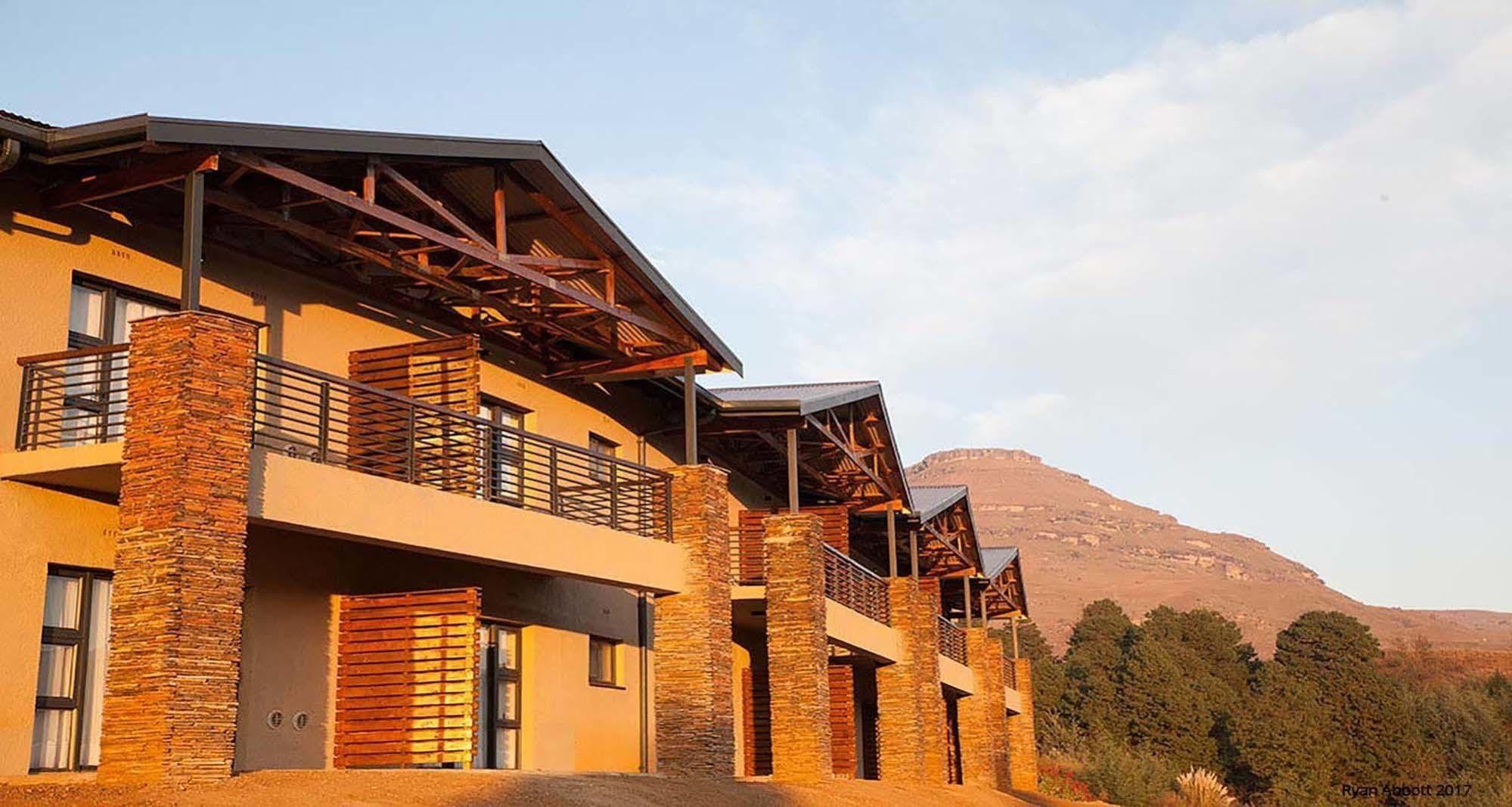 Premier Resort Sani Pass Himeville Esterno foto